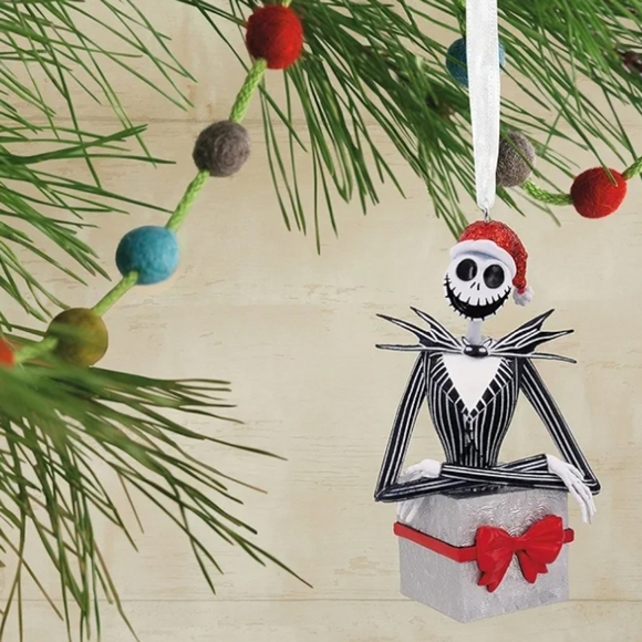 Disney "The Nightmare Before Christmas" Jack Skellington in Present Christmas - Picture 4 of 7